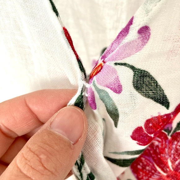 Wrap-Around Short Sleeve Floral Blouse - Linen - XS - Picture 6 of 9